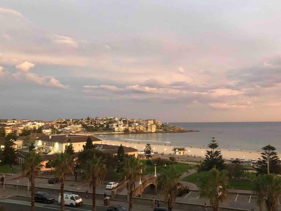 Bondi Beach Waves Beachfront Apartment Sydney Exterior foto