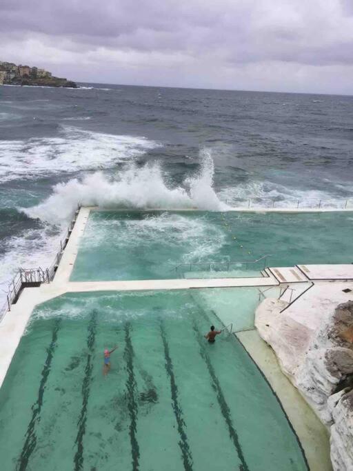 Bondi Beach Waves Beachfront Apartment Sydney Exterior foto
